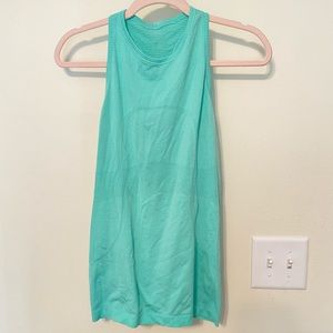 Lululemon high neck tank